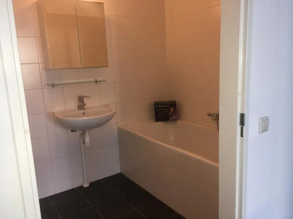 Red Apple Centre Luxury 2 Bedroom Apartment Rotterdam