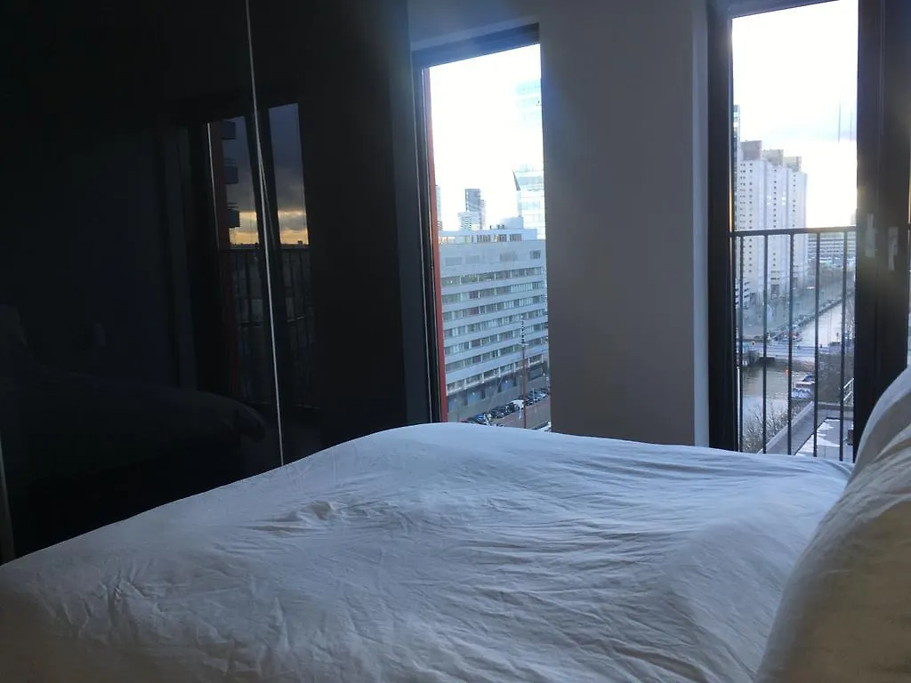 Red Apple Centre Luxury 2 Bedroom Apartment Rotterdam