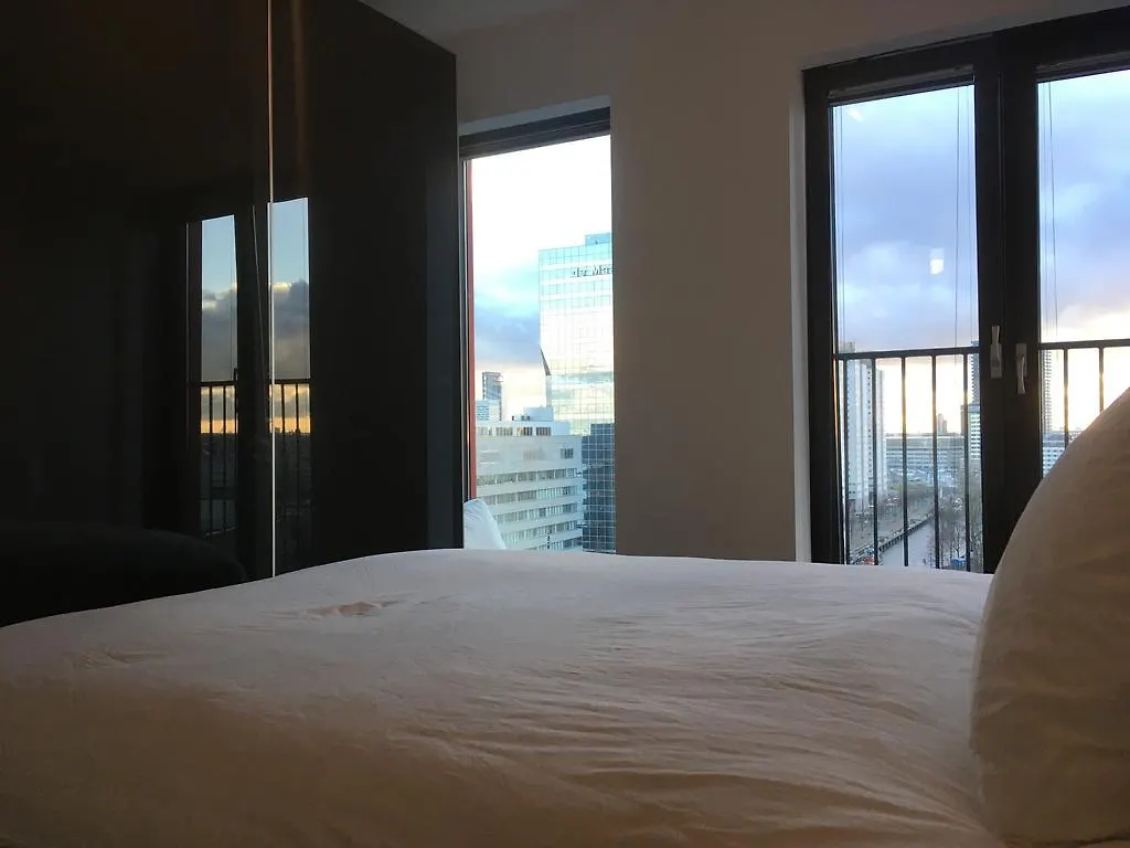 Red Apple Centre Luxury 2 Bedroom Apartment Rotterdam
